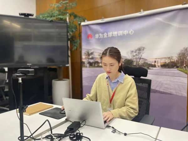龙八long8刘丽辰